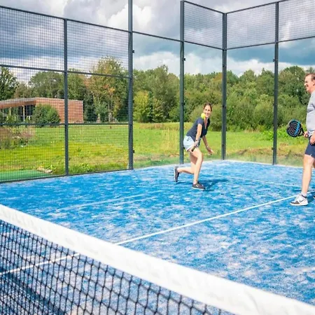 Spacious Mansion With Pools 펜션